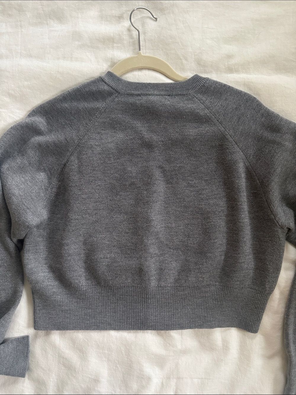 Madewell Raglan-Sleeve Cropped Cardigan in
Merino Wool - Picture 6 of 7